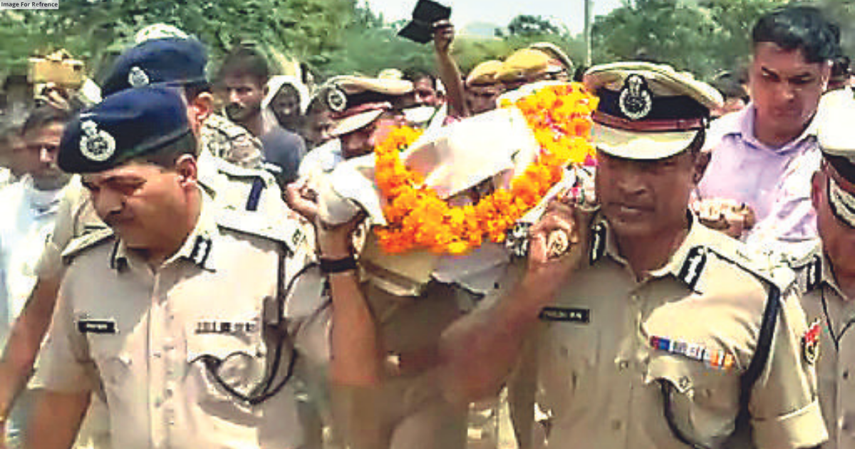 Constable Prahlad laid to rest with State honours amid tears